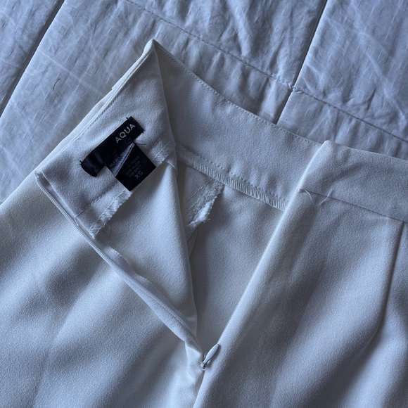 Aqua Ultra Mini Asymmetric Hem Skort XS White - Picture 8 of 15